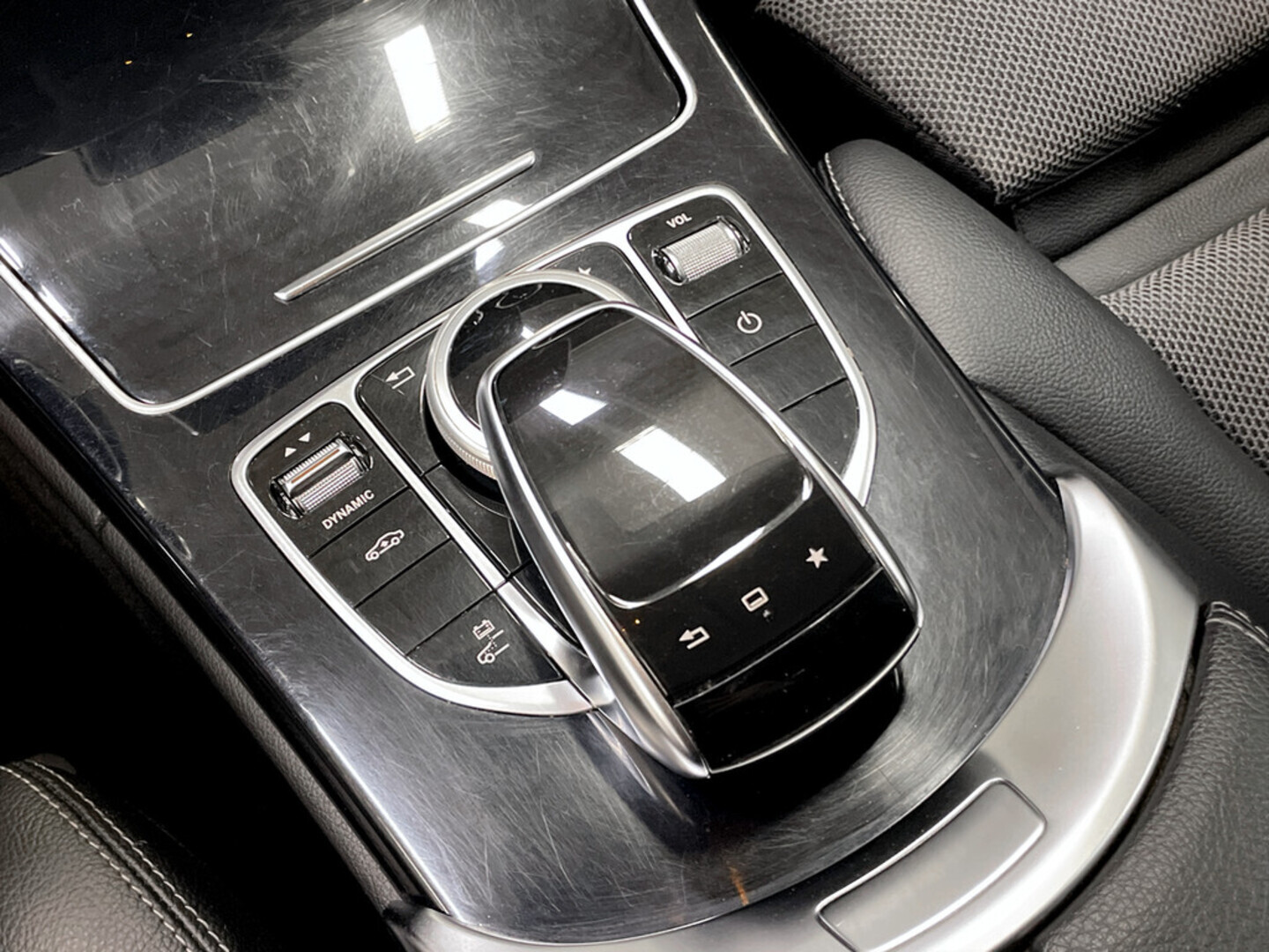 MERCEDES-BENZ C 2015