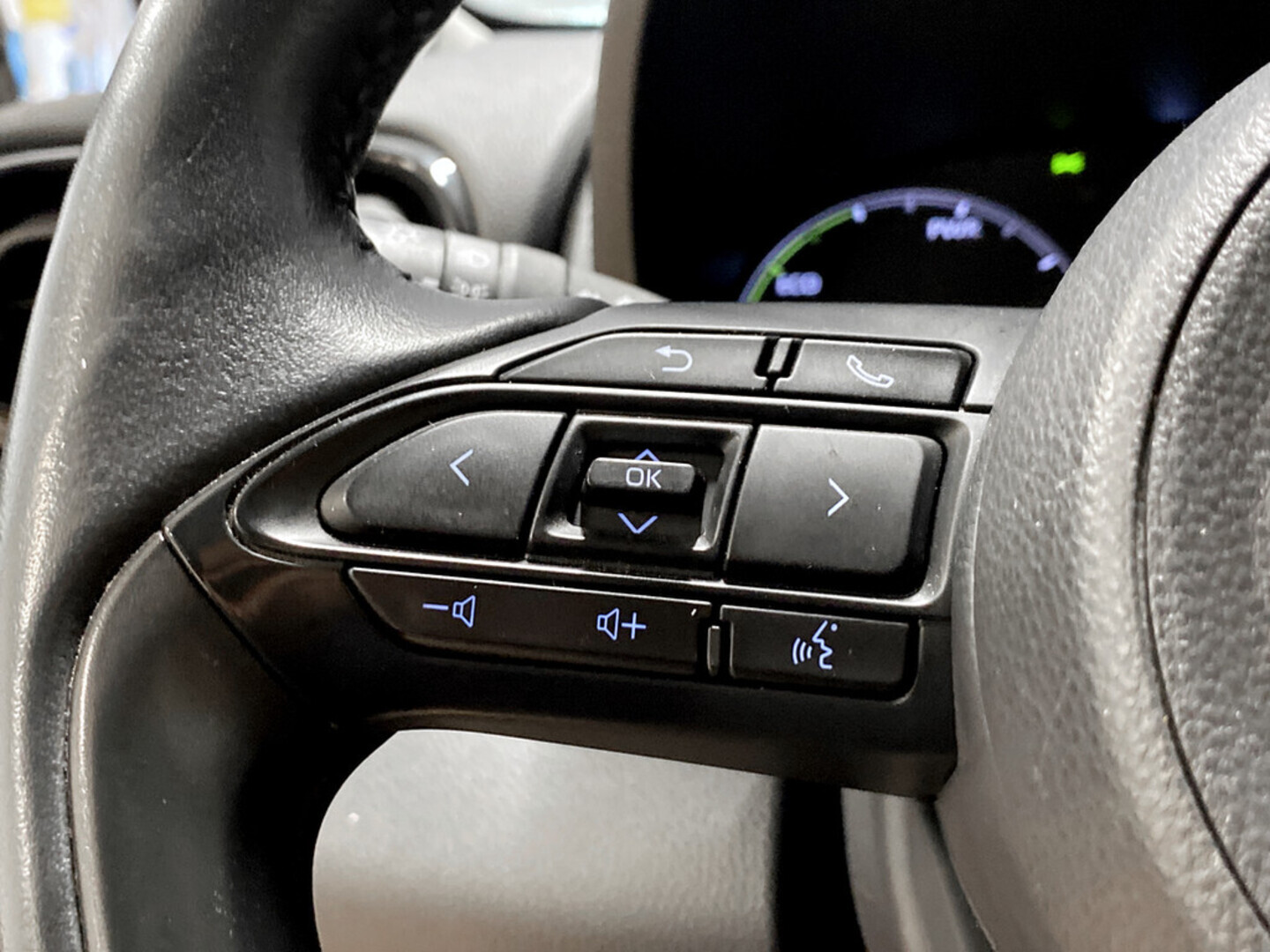 TOYOTA Yaris 2023