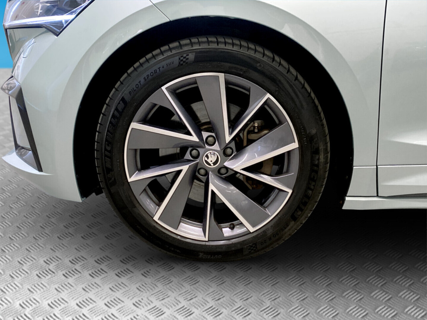 SKODA Enyaq 2023