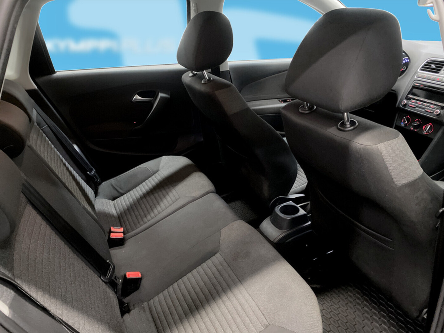 VOLKSWAGEN Polo 2012