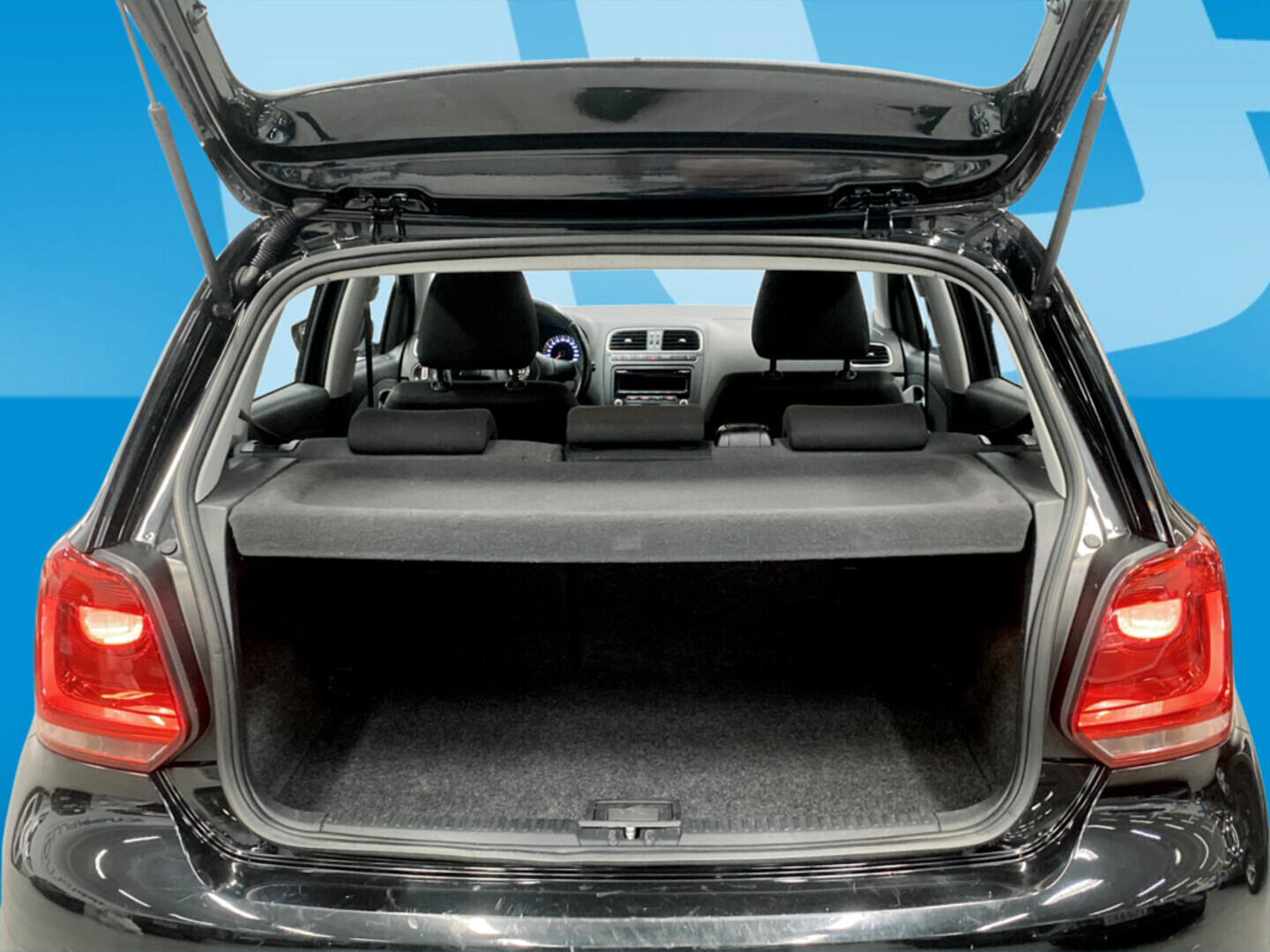 VOLKSWAGEN Polo 2012