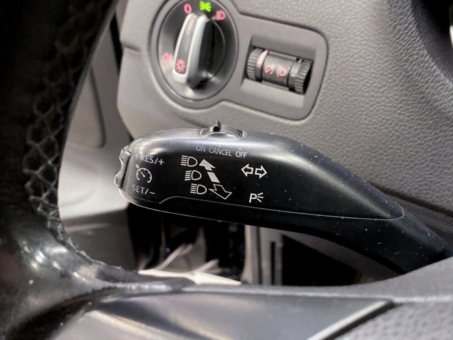 VOLKSWAGEN Polo 2012