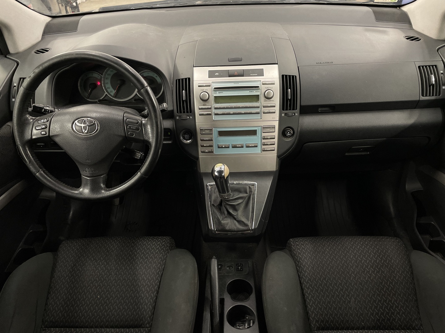 TOYOTA Corolla Verso 2007