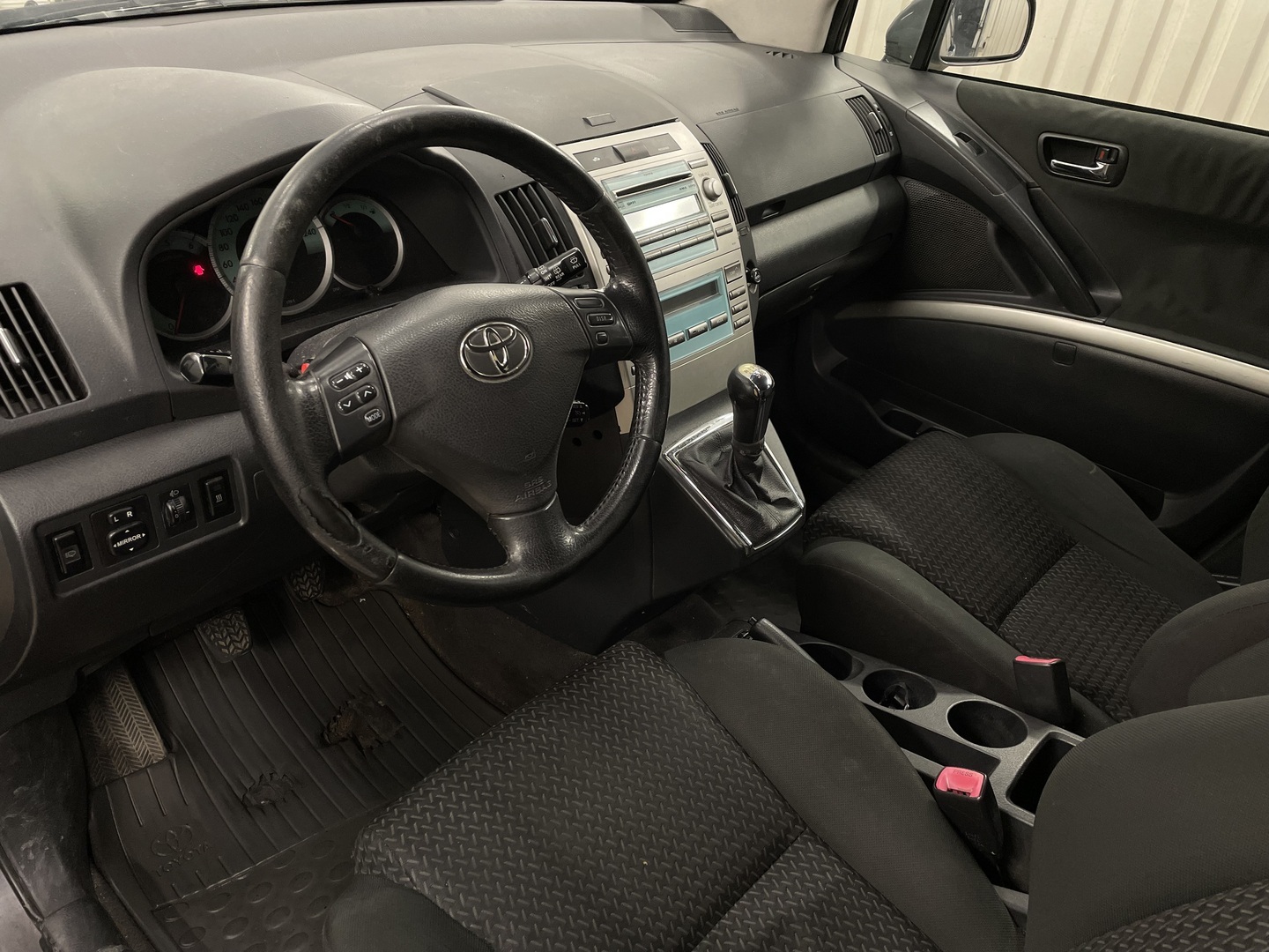 TOYOTA Corolla Verso 2007