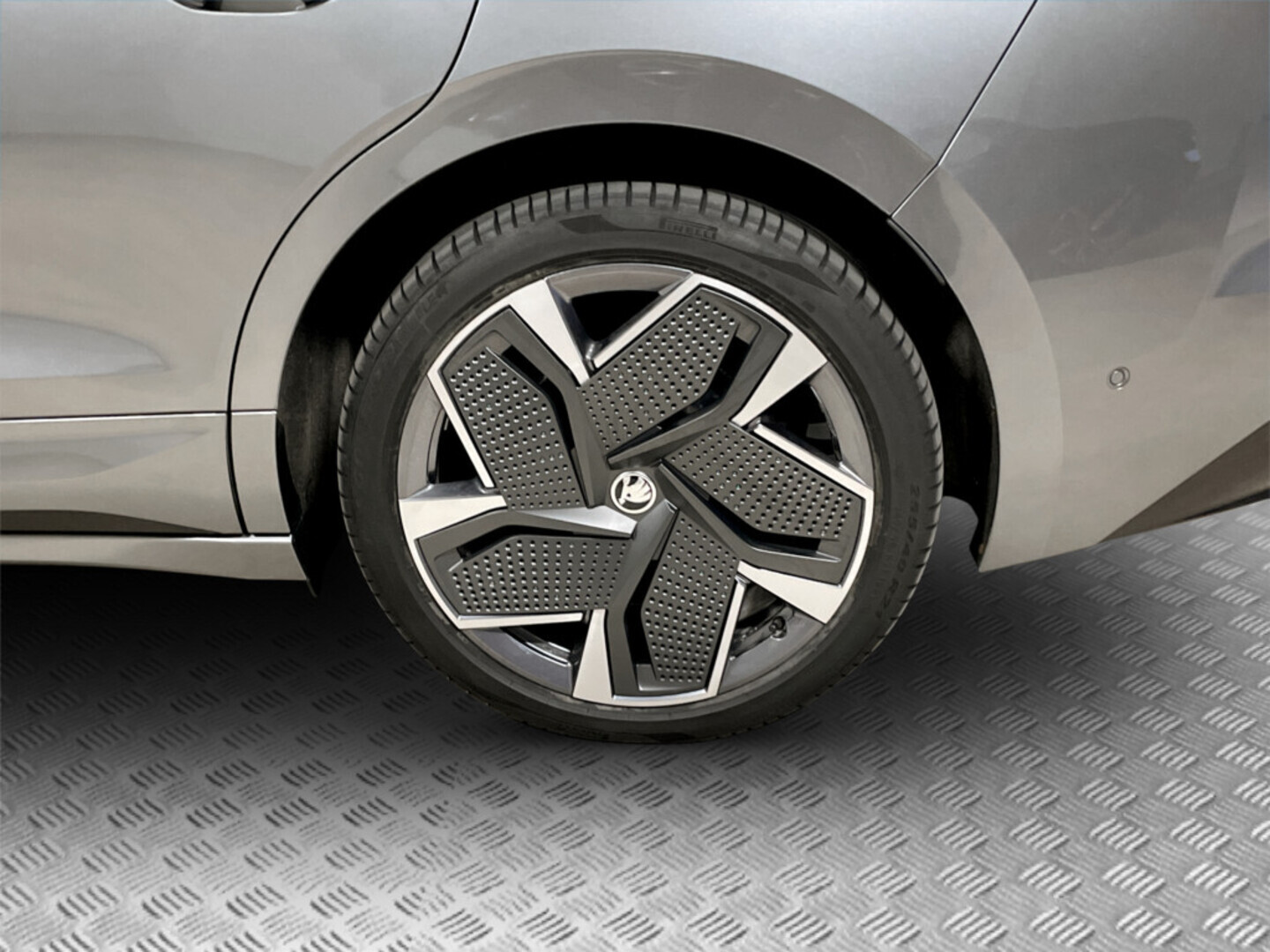 SKODA Enyaq 2023