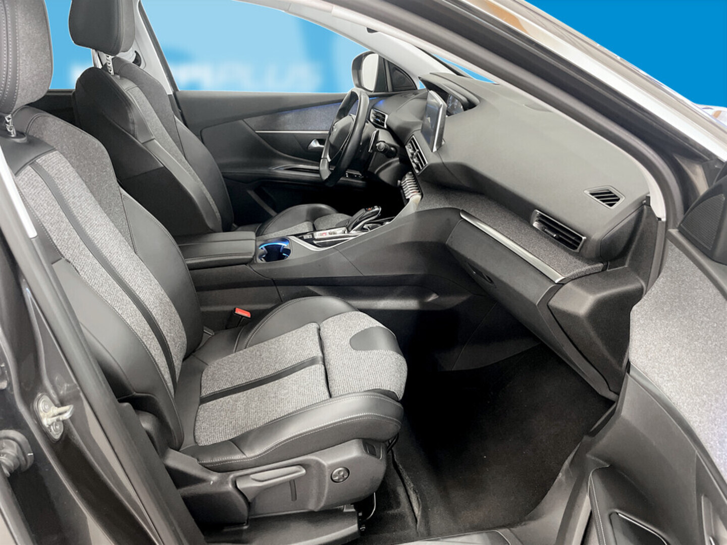 PEUGEOT 5008 2019