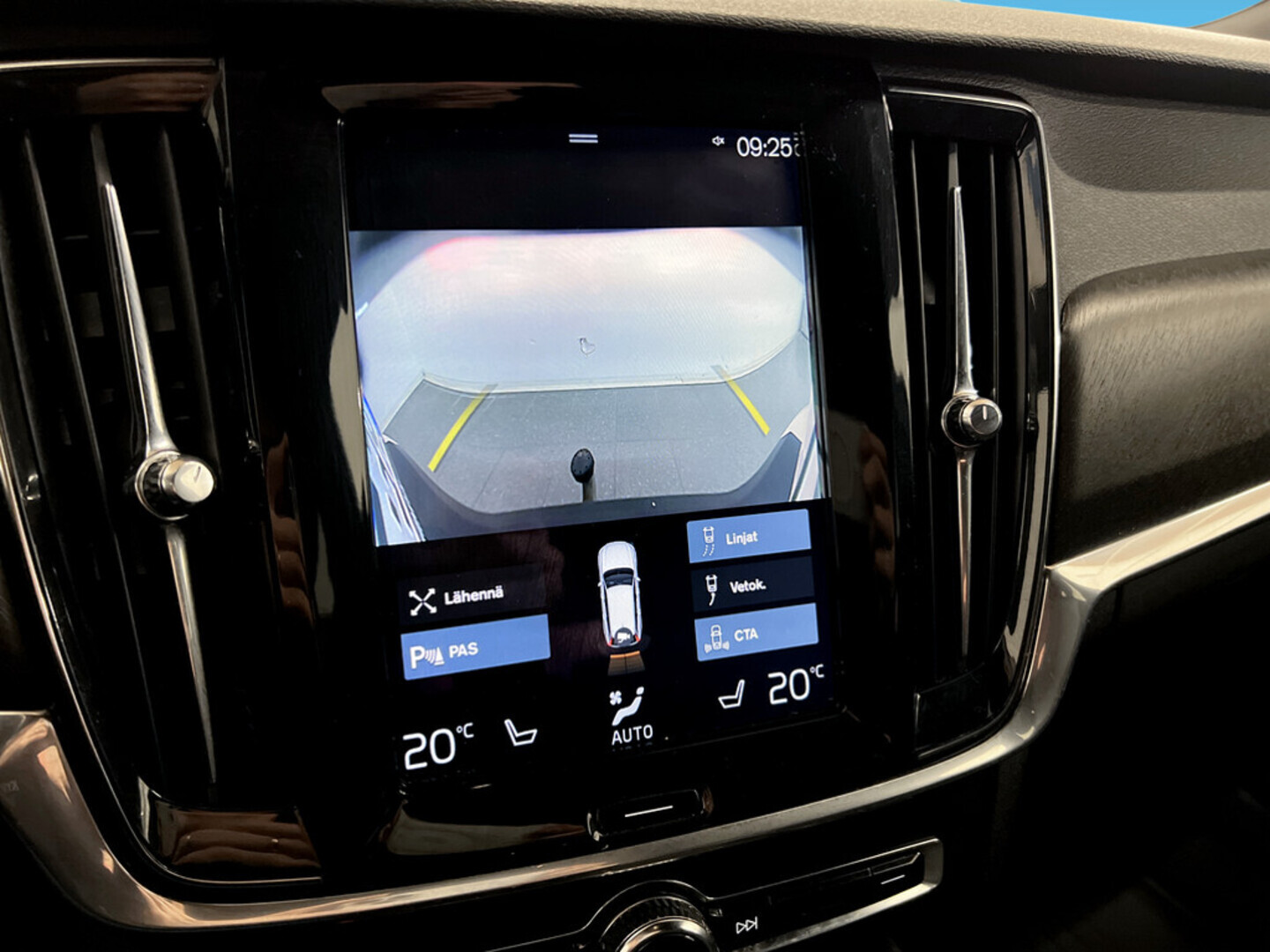 VOLVO V90 Cross Country 2017