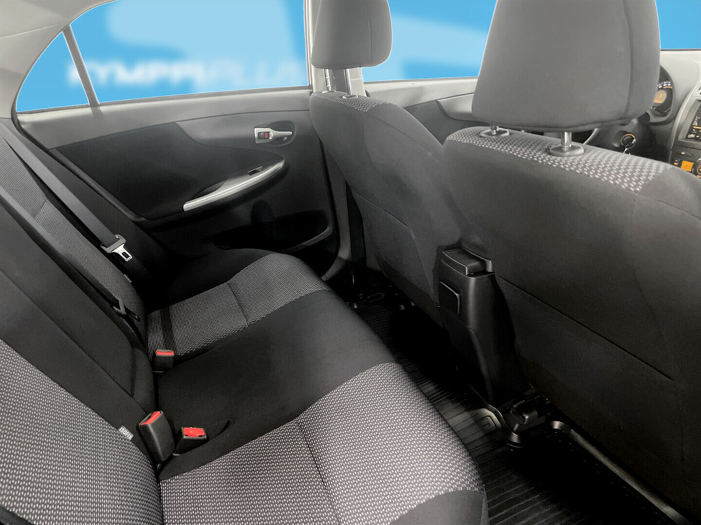 TOYOTA Corolla 2010