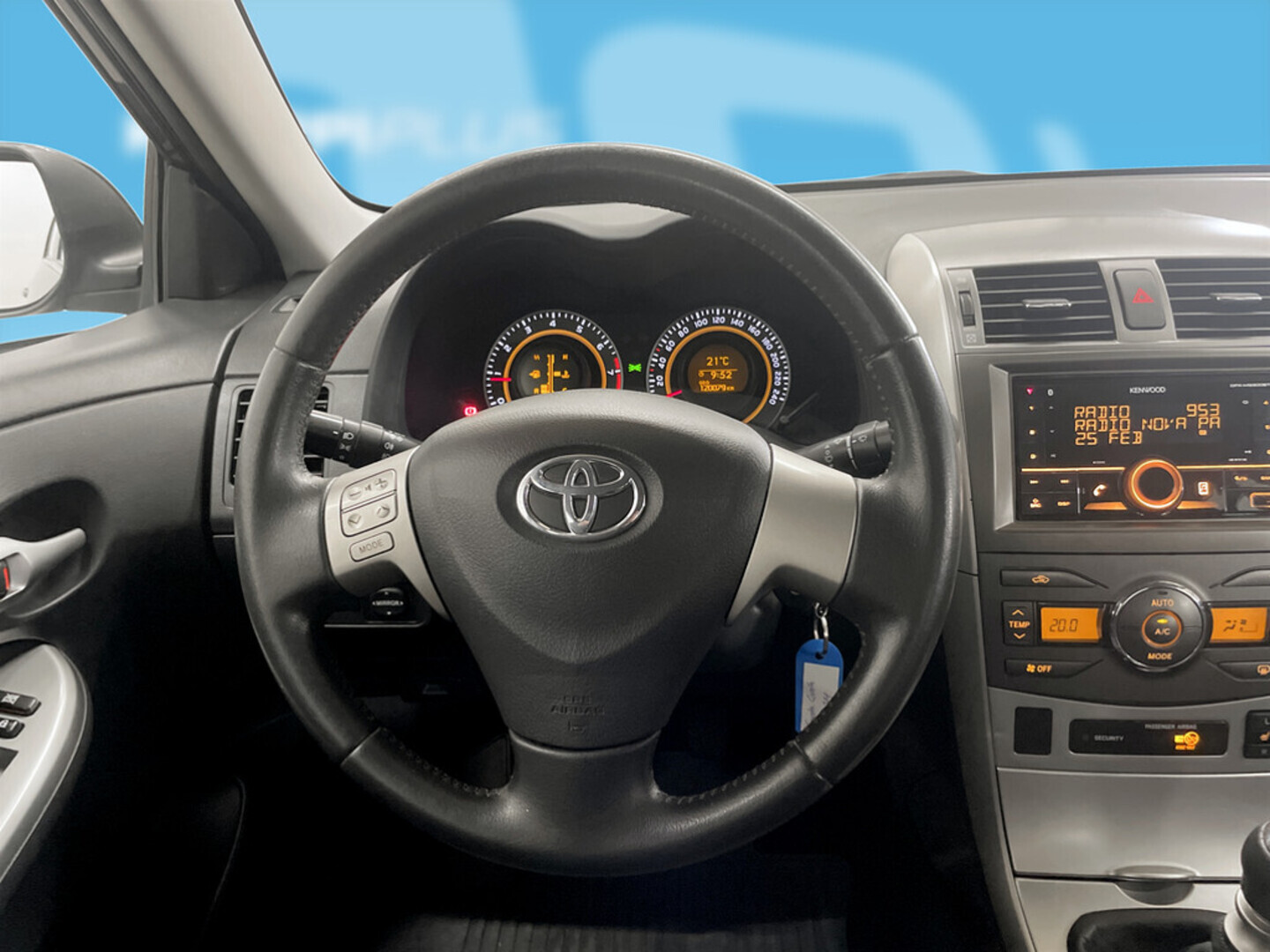 TOYOTA Corolla 2010