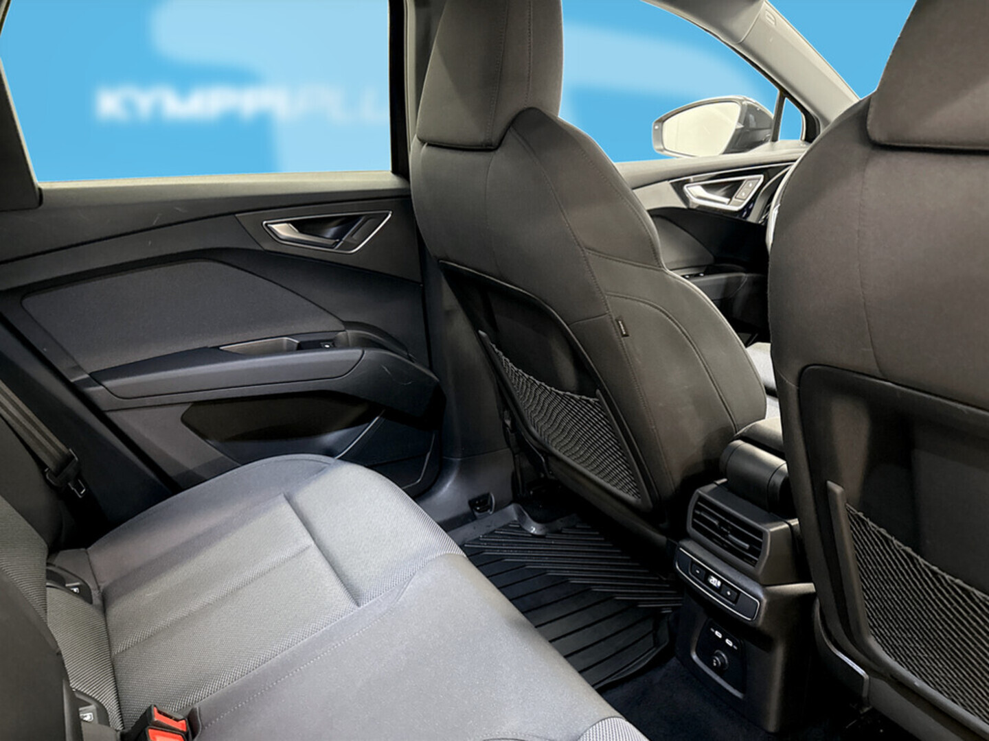 AUDI Q4 e-tron 2023
