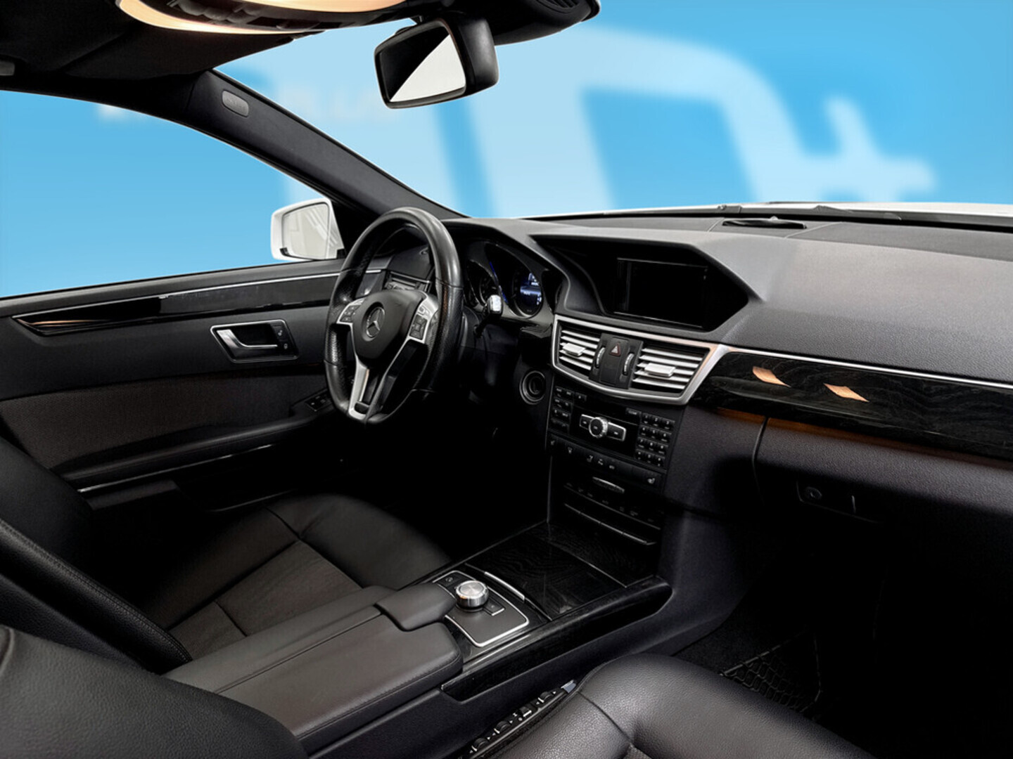 MERCEDES-BENZ E 2012