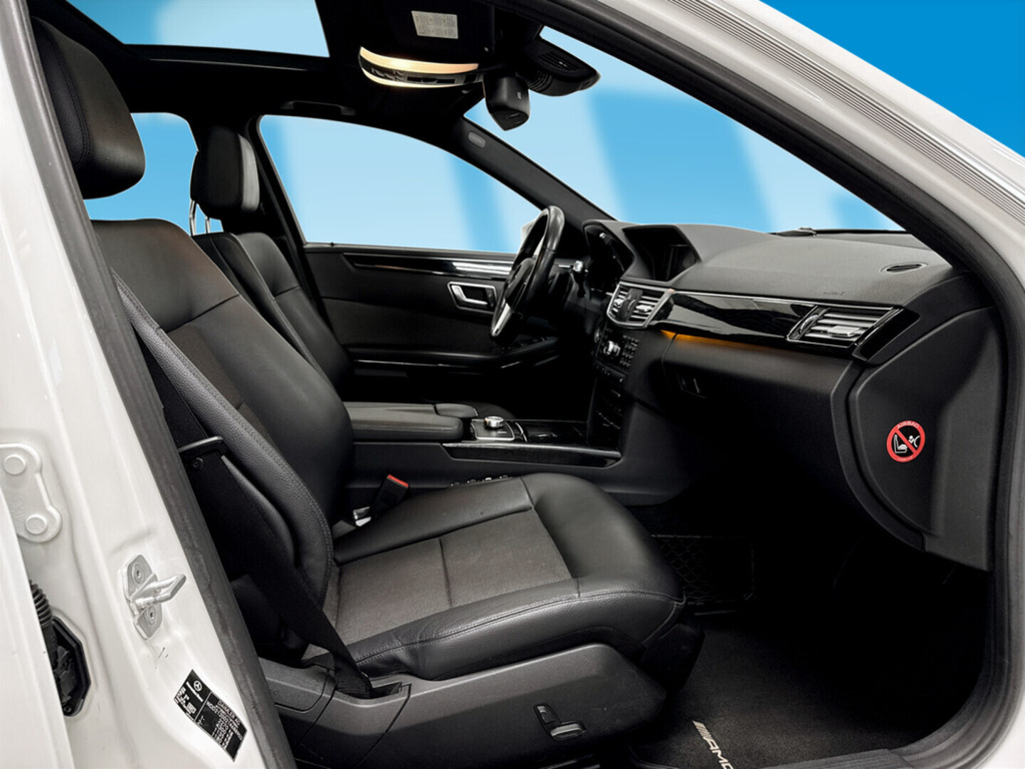 MERCEDES-BENZ E 2012