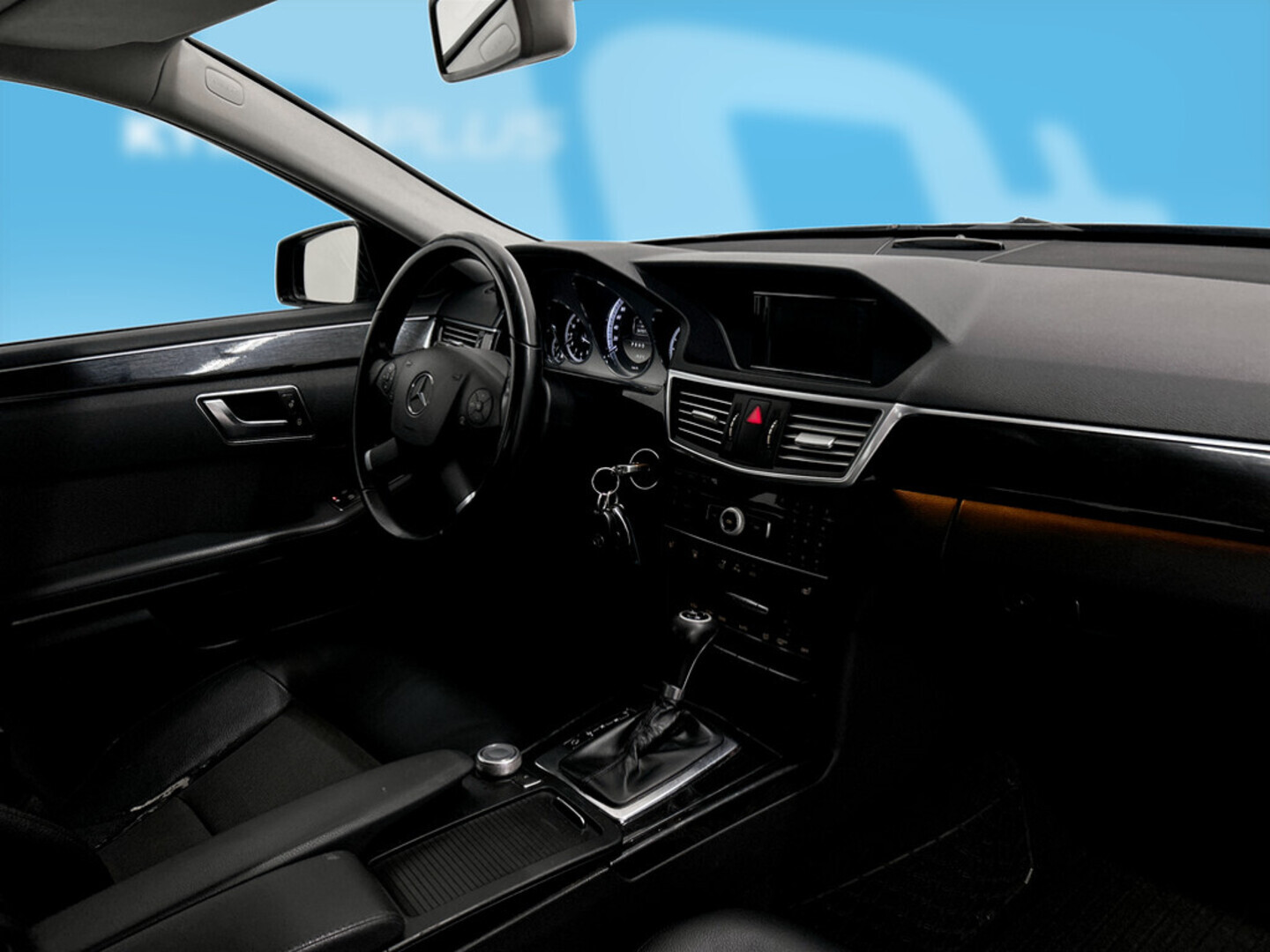 MERCEDES-BENZ E 2011