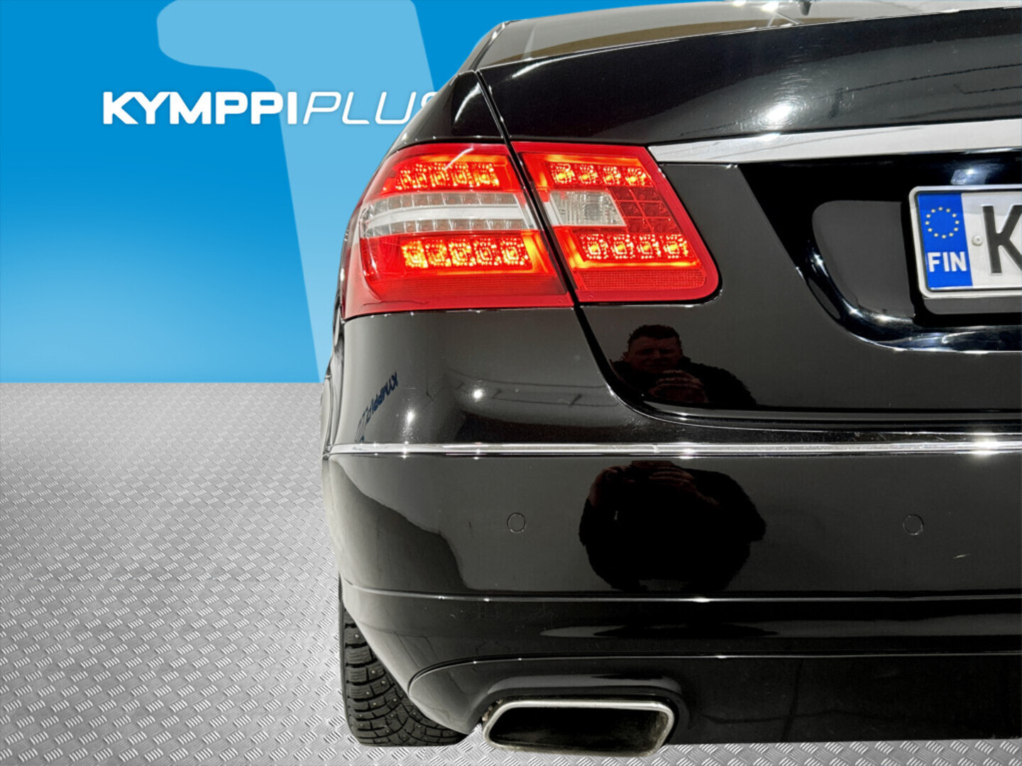 MERCEDES-BENZ E 2011