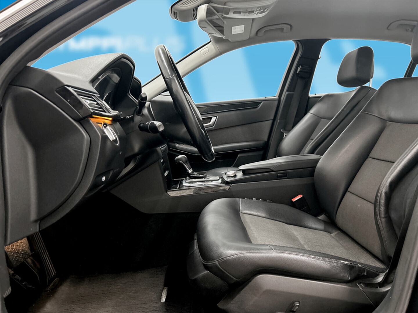 MERCEDES-BENZ E 2011