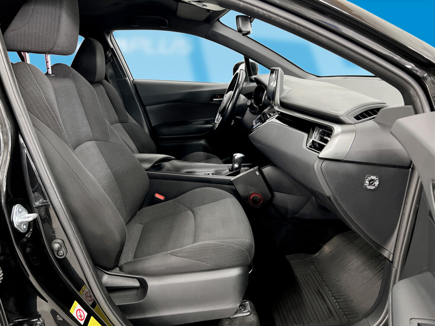 TOYOTA C-HR 2018