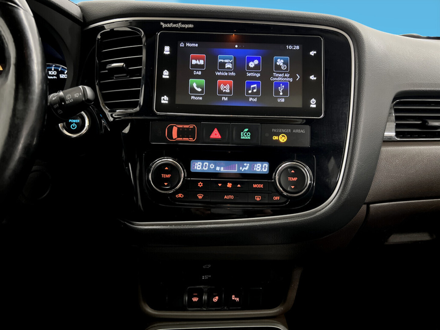 MITSUBISHI Outlander PHEV 2017