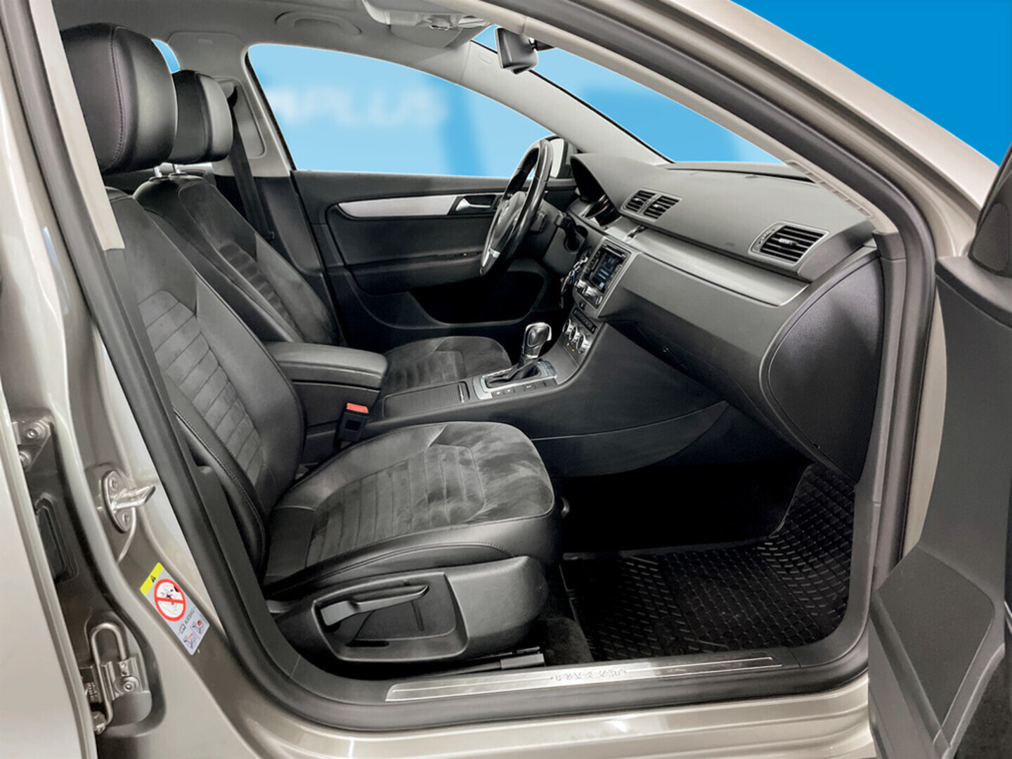 VOLKSWAGEN Passat 2012