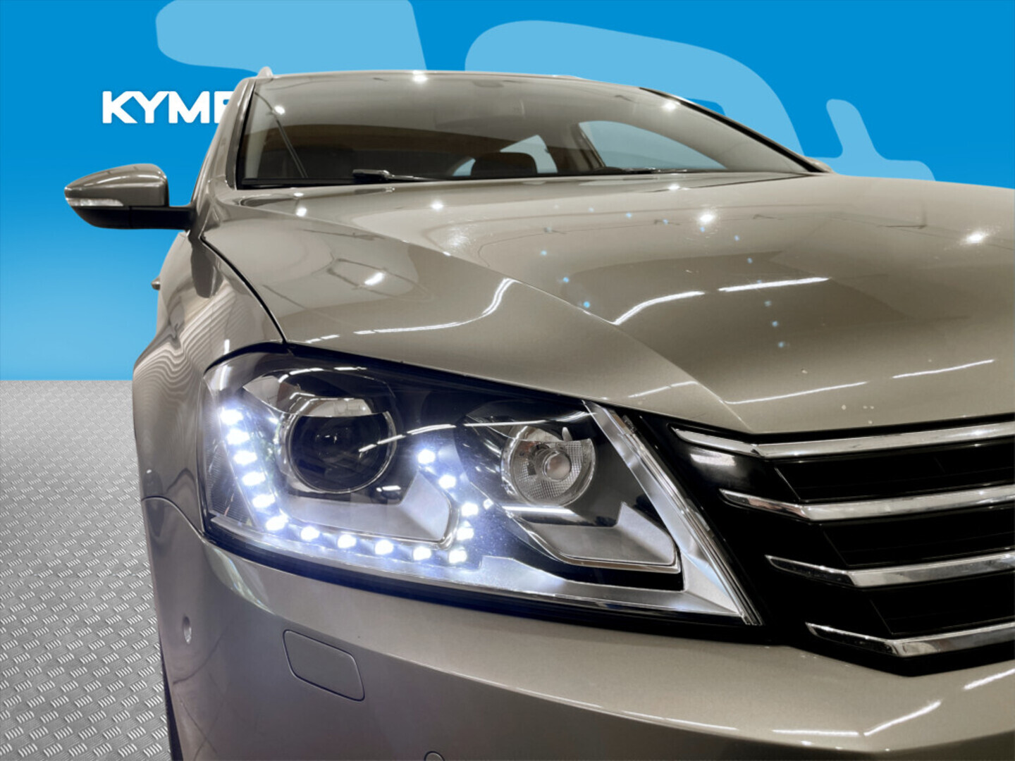 VOLKSWAGEN Passat 2012