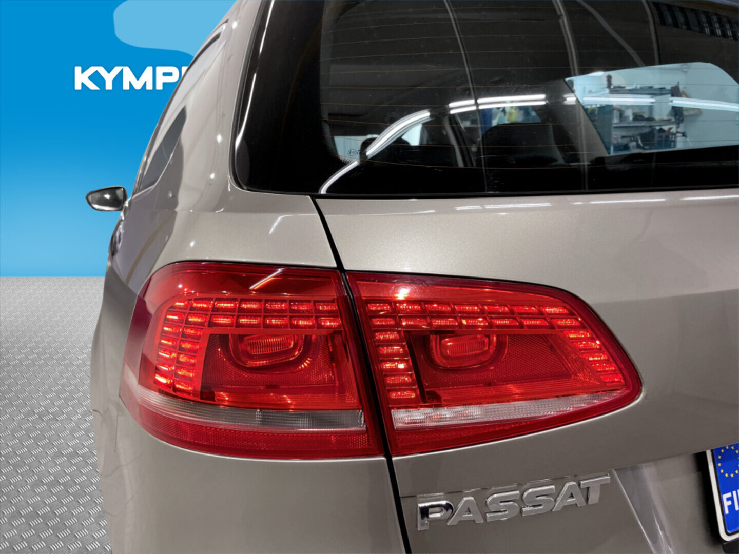 VOLKSWAGEN Passat 2012
