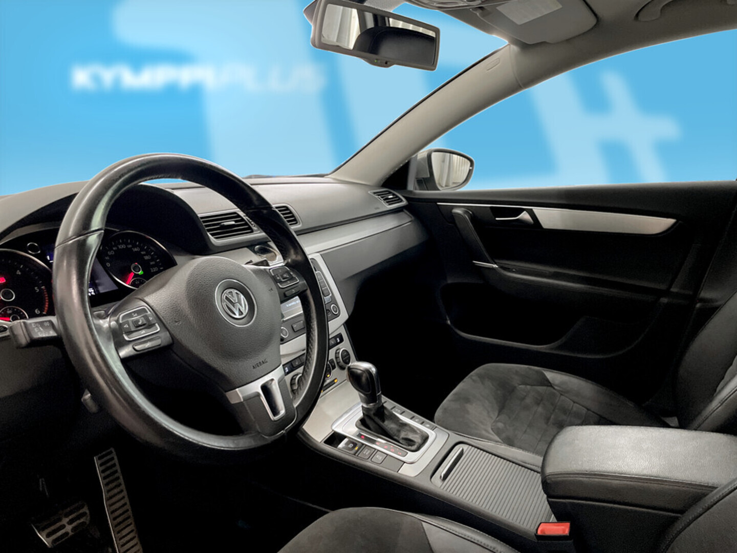 VOLKSWAGEN Passat 2012