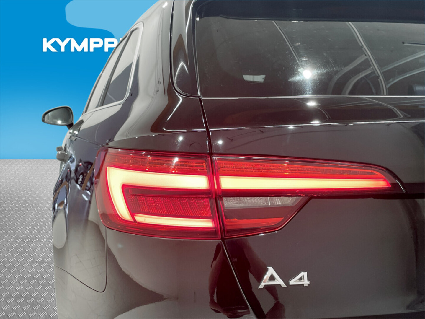 AUDI A4 2016
