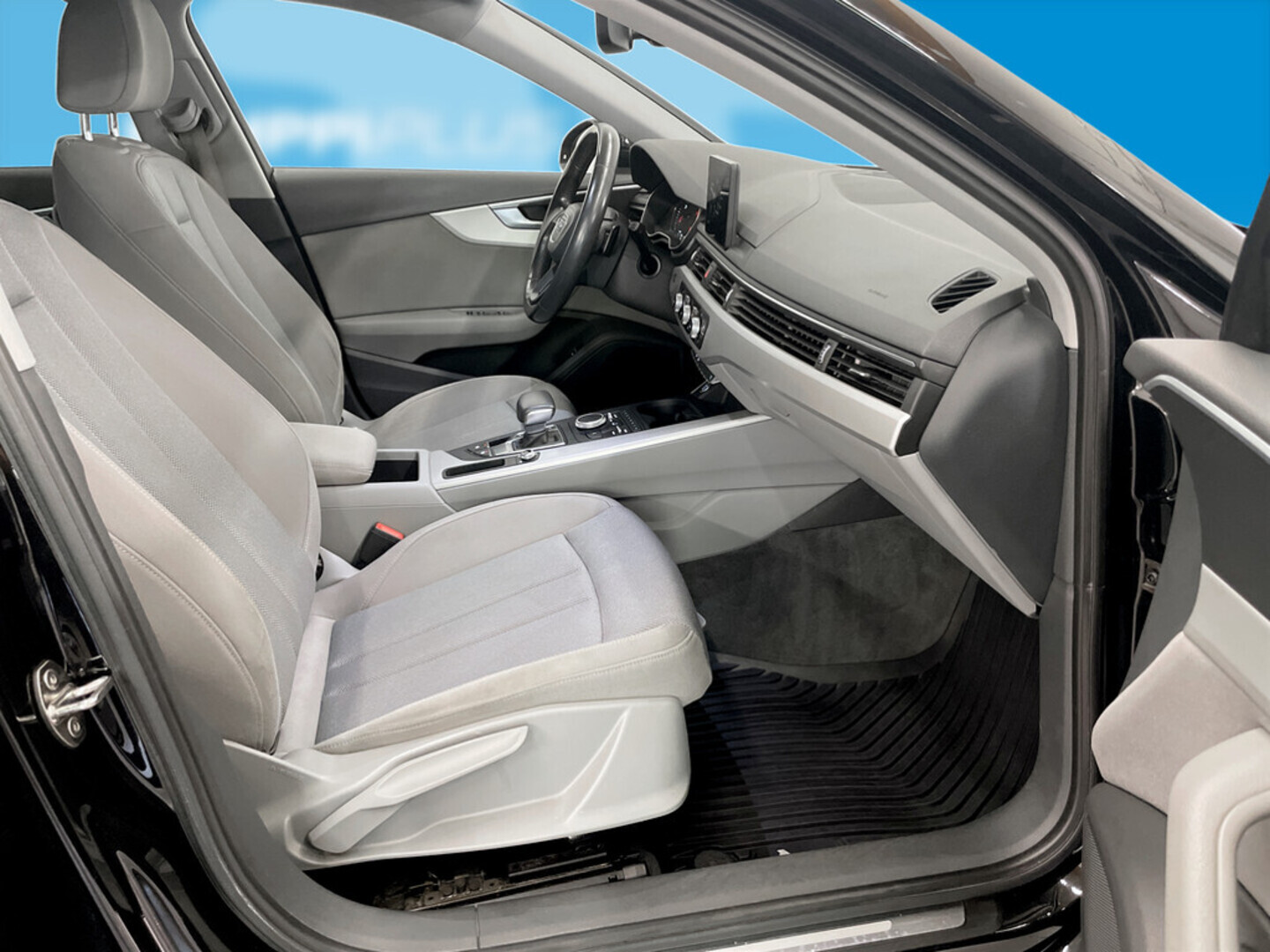 AUDI A4 2016