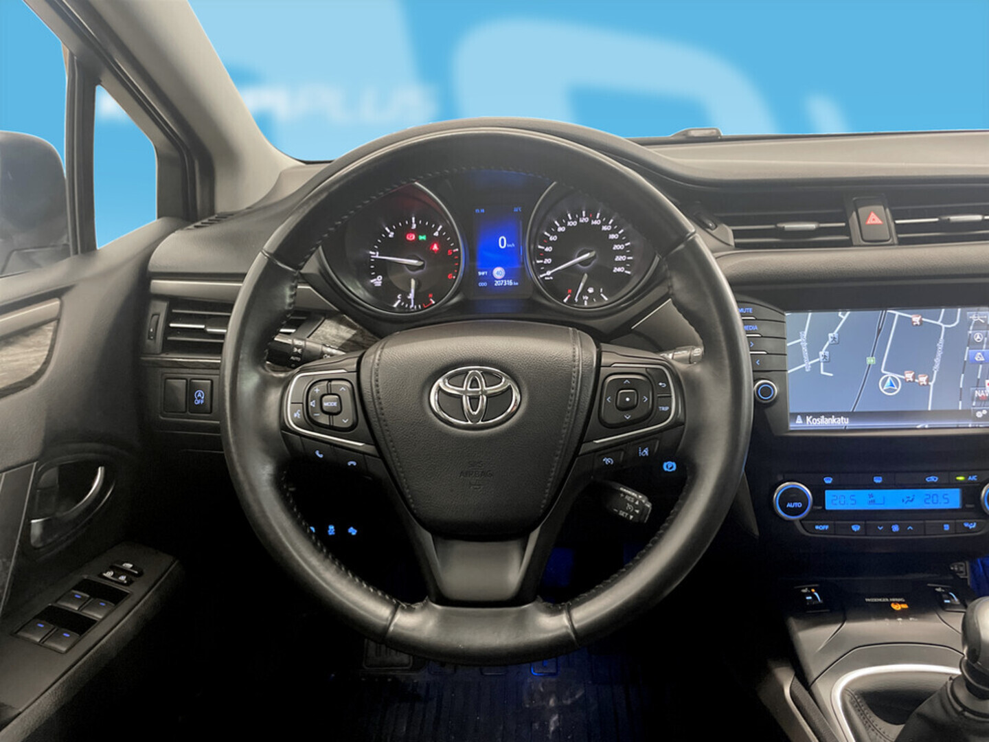 TOYOTA Avensis 2015