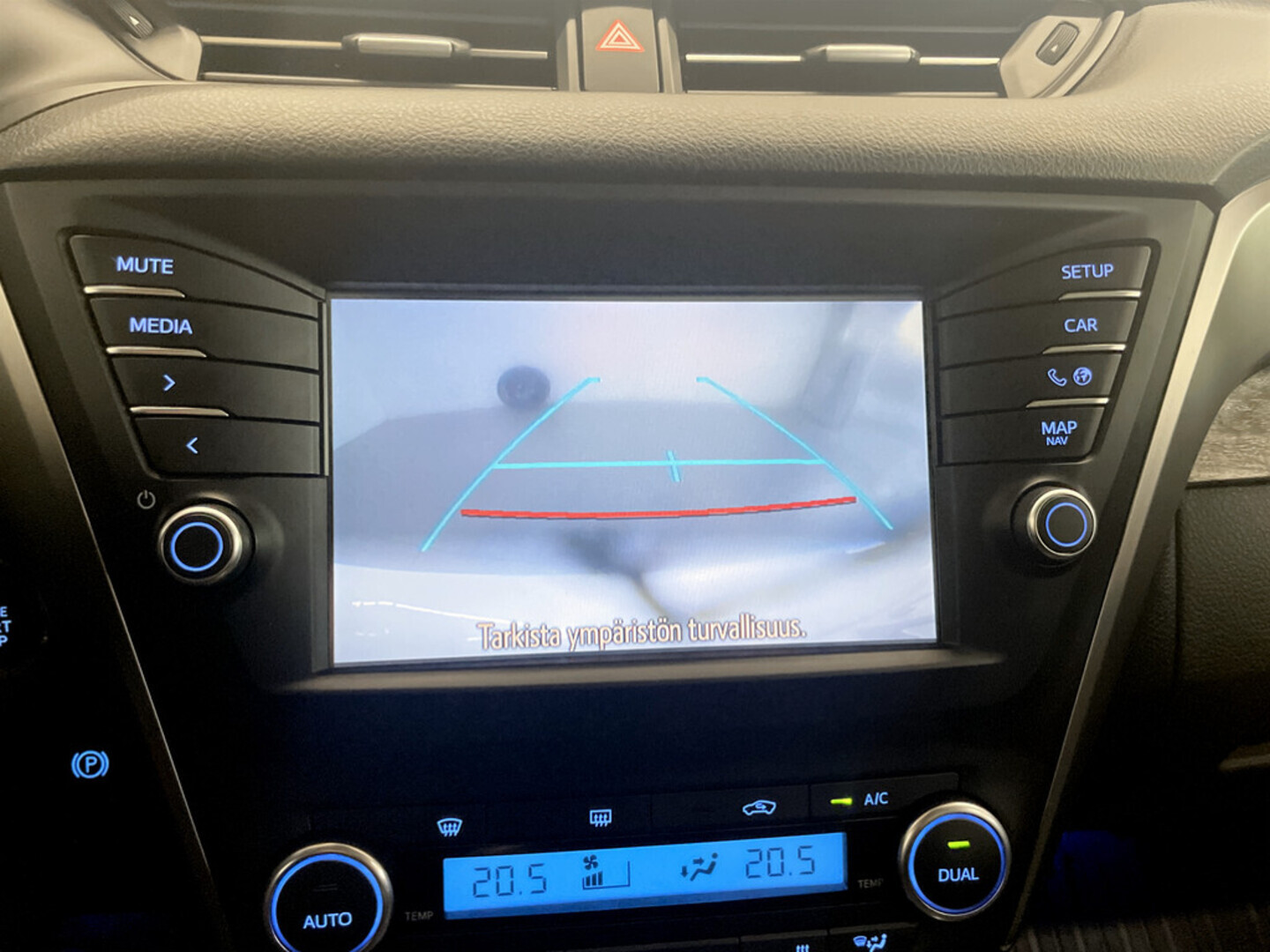 TOYOTA Avensis 2015