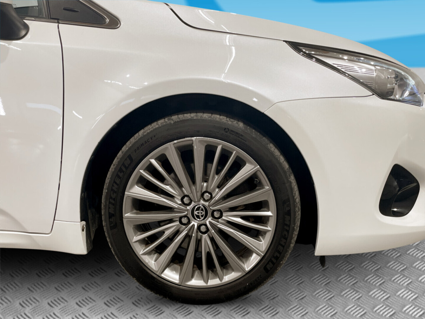 TOYOTA Avensis 2015