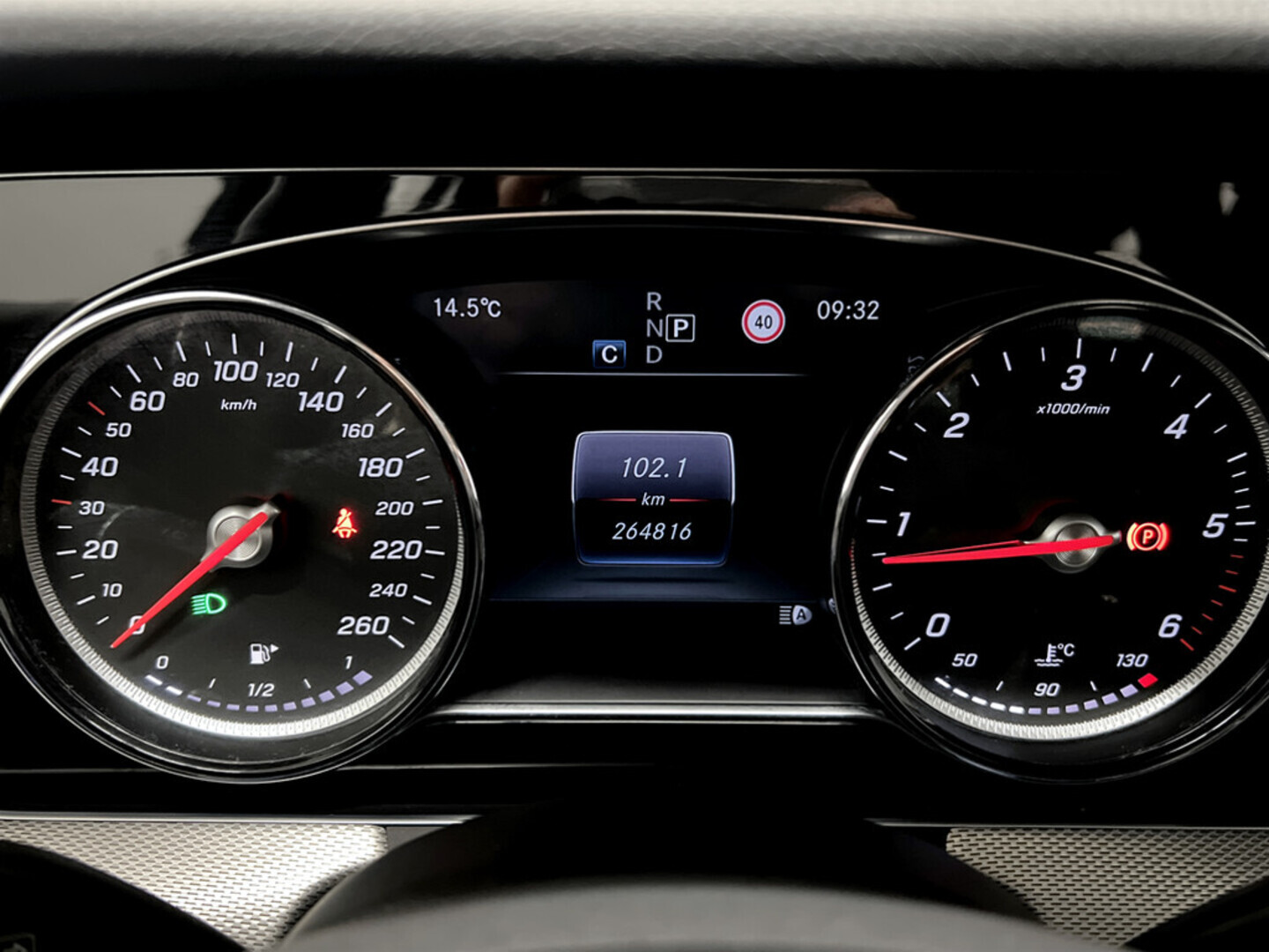 MERCEDES-BENZ E 2017