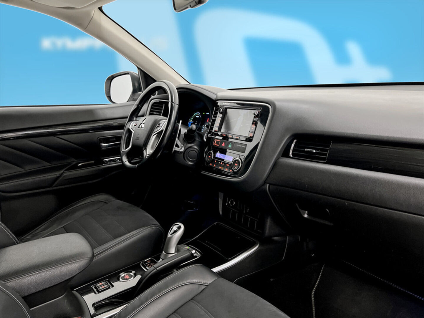 MITSUBISHI Outlander PHEV 2015