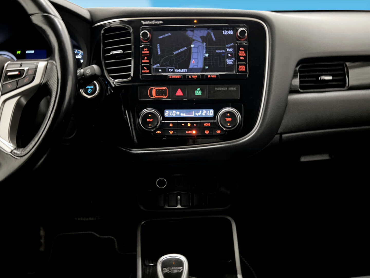 MITSUBISHI Outlander PHEV 2015