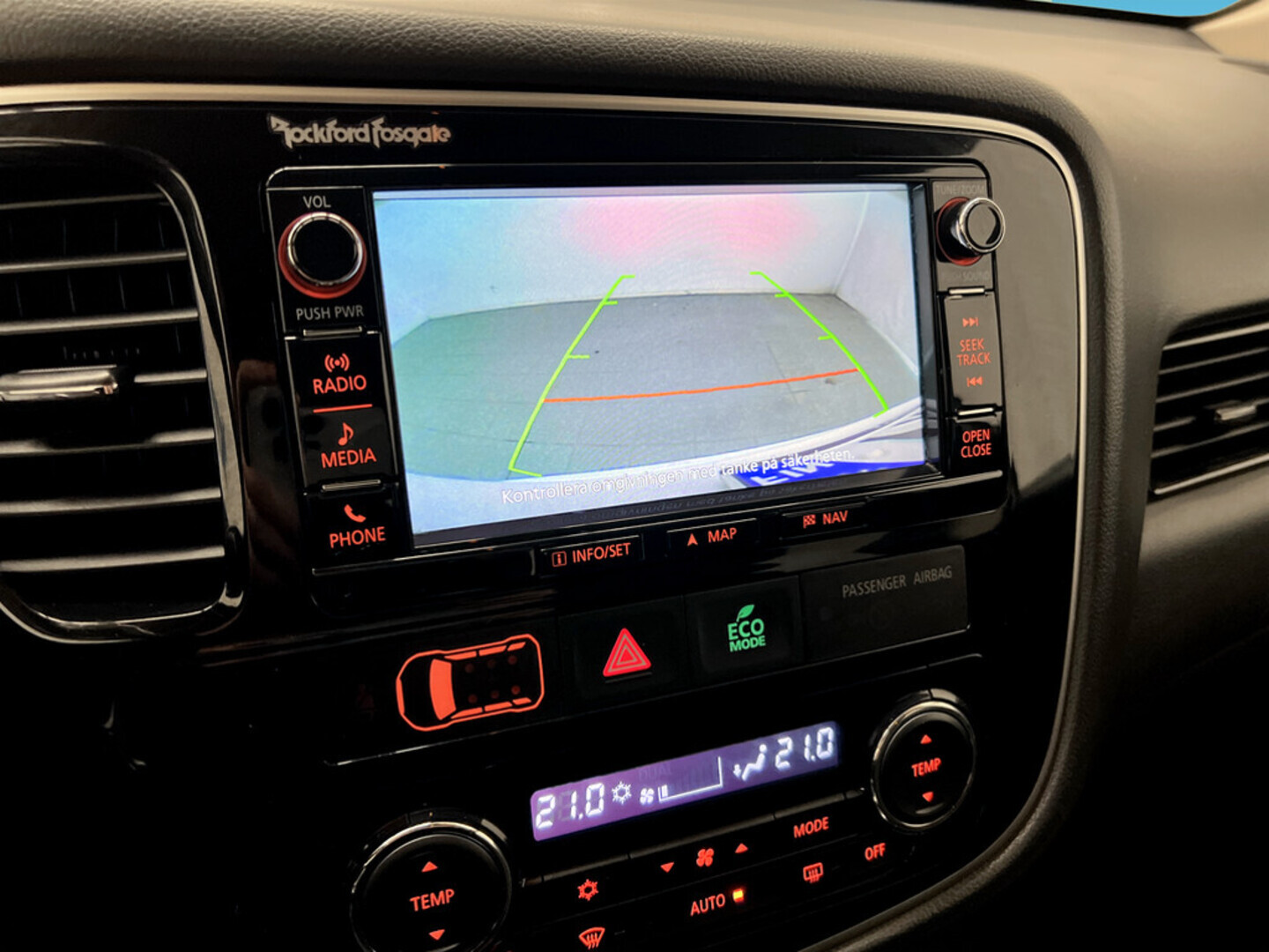 MITSUBISHI Outlander PHEV 2015