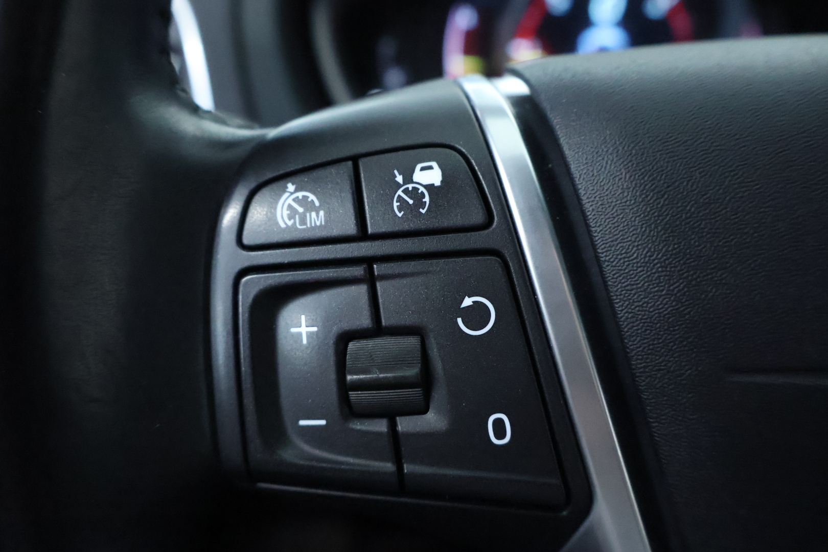VOLVO V40 Cross Country 2015