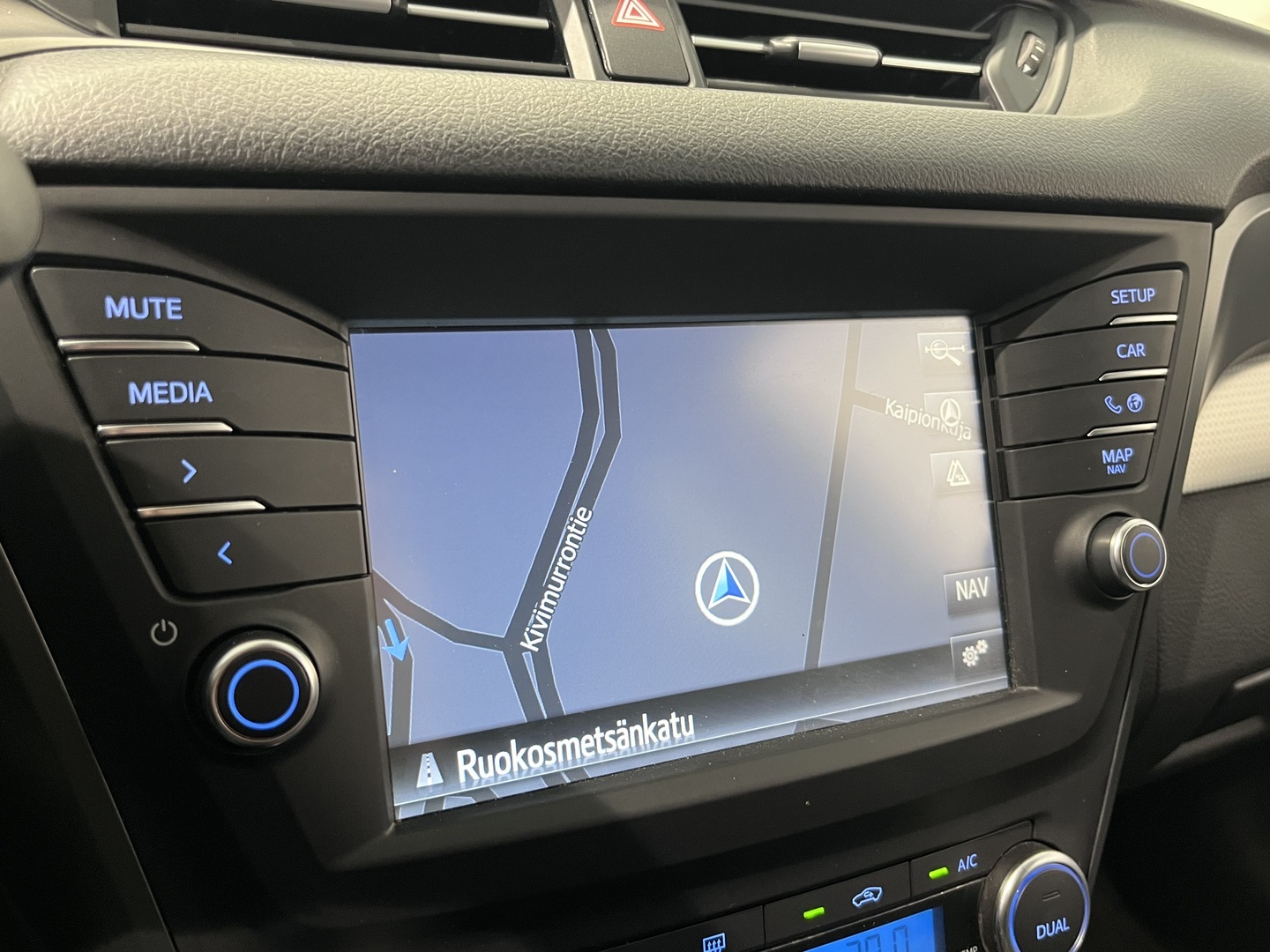 TOYOTA Avensis 2015