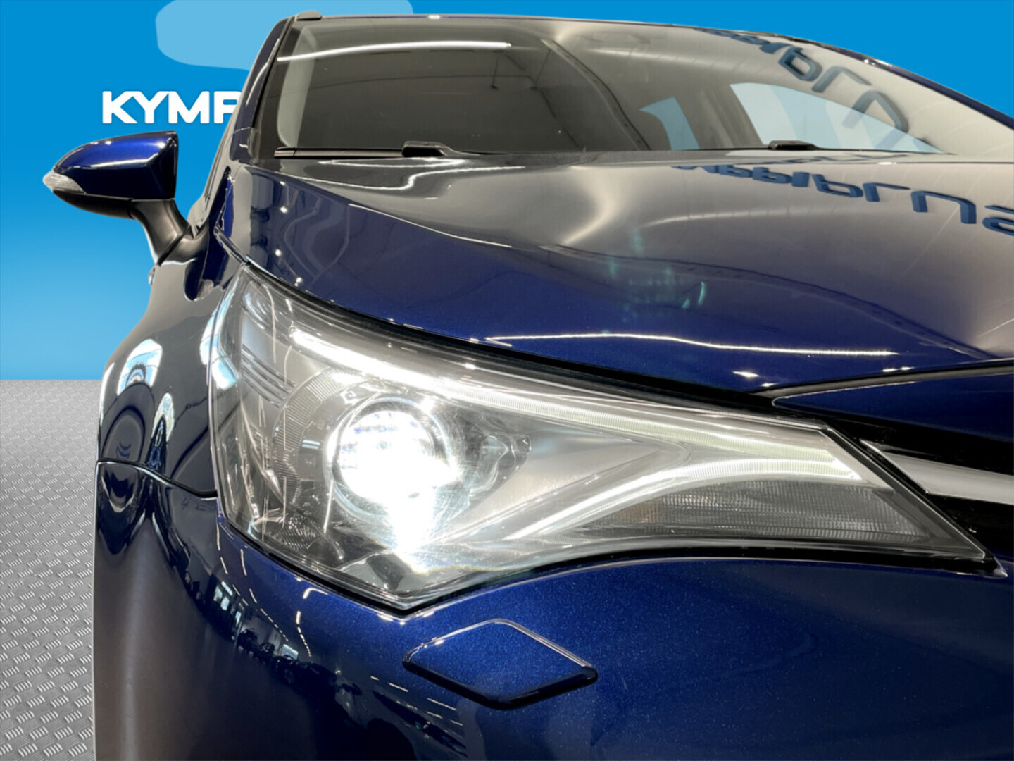 TOYOTA Avensis 2015