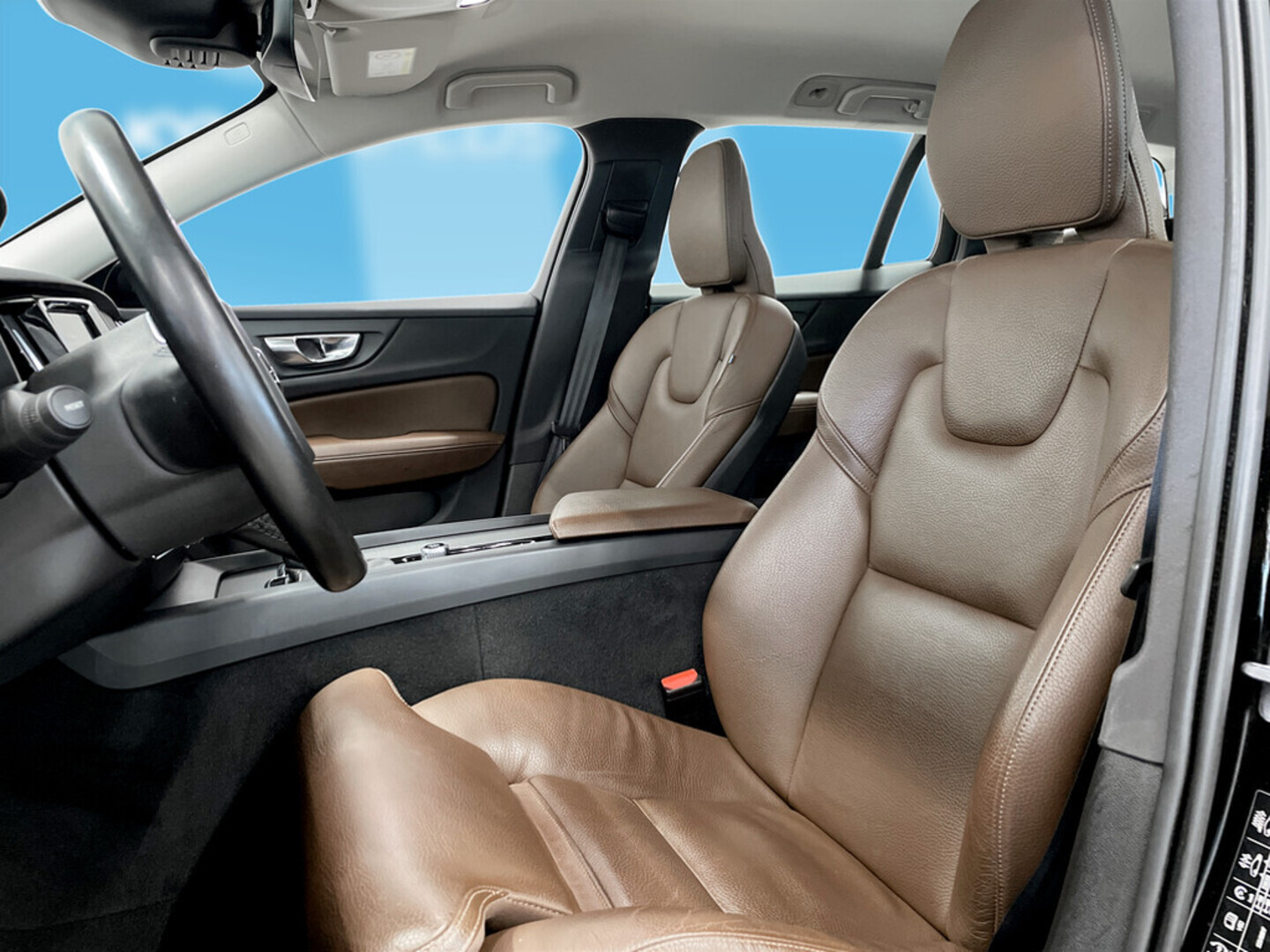 VOLVO V60 2020