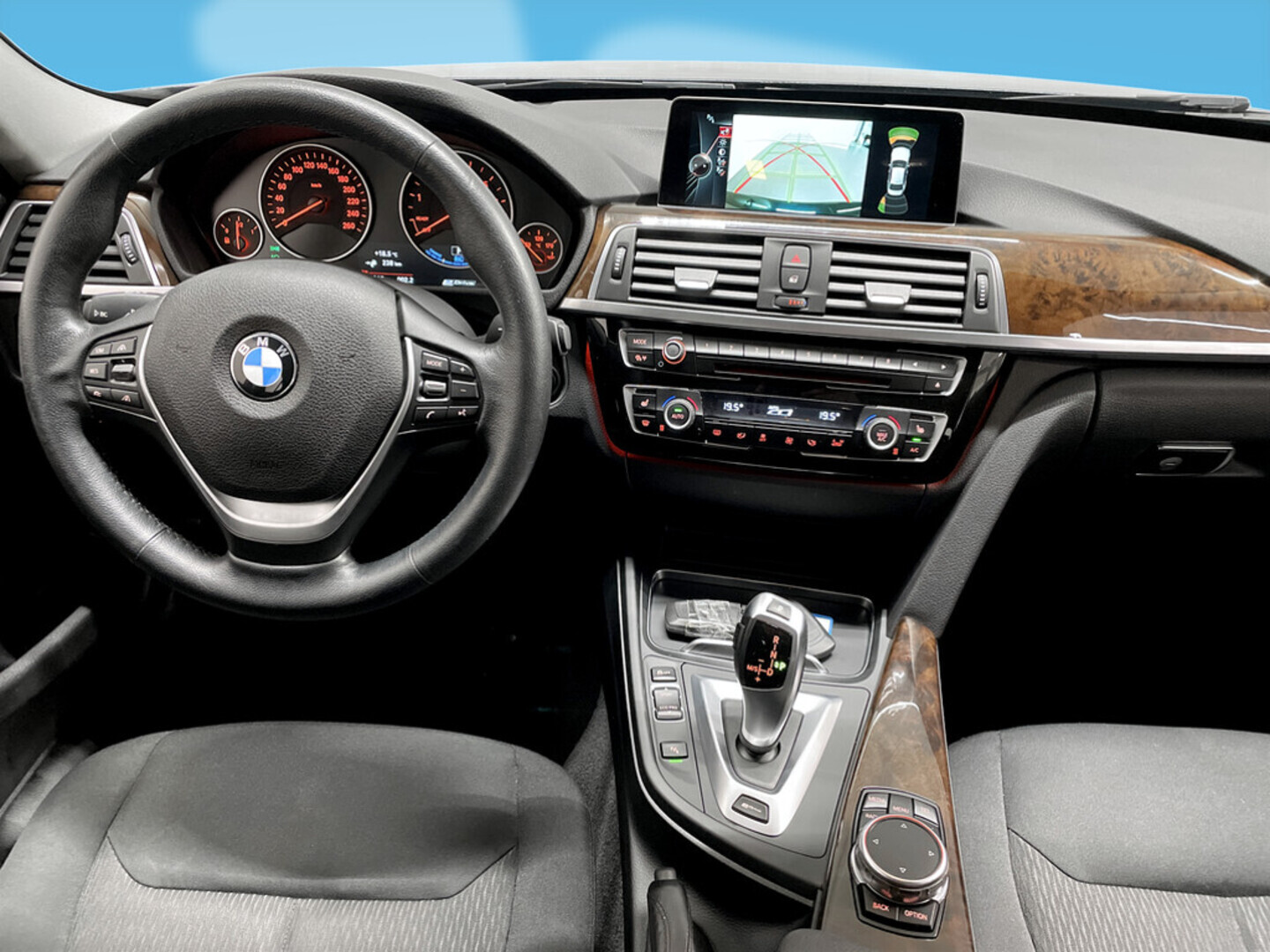 BMW 330 2016