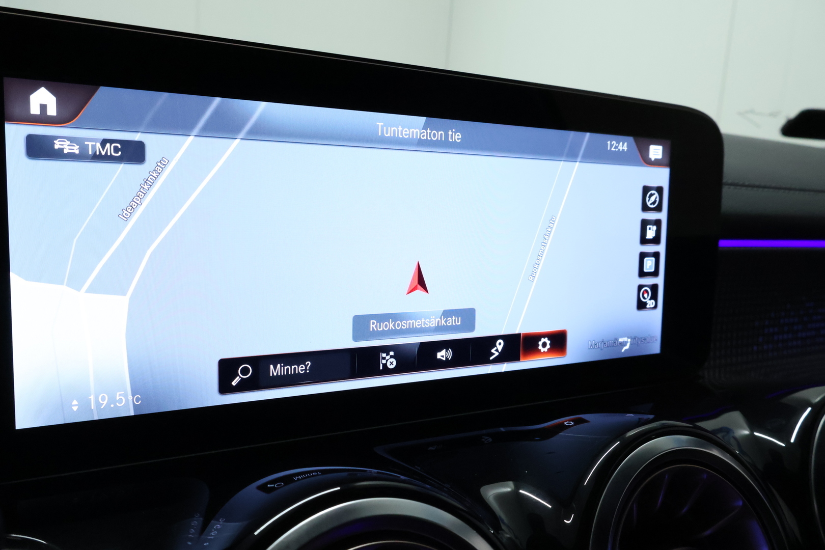 MERCEDES-BENZ EQB 2022