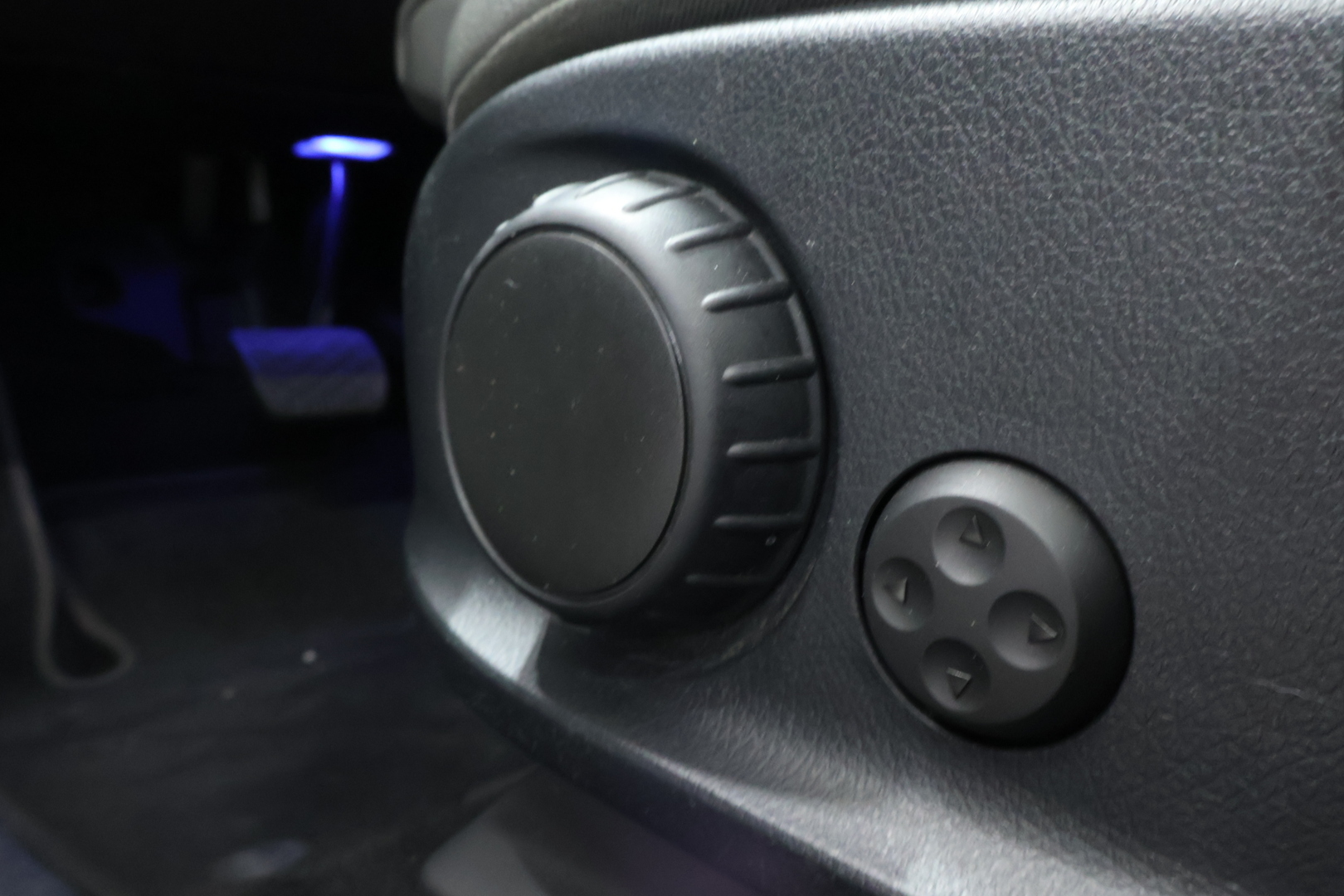 MERCEDES-BENZ EQB 2022