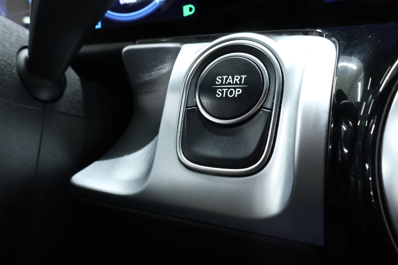 MERCEDES-BENZ EQB 2022