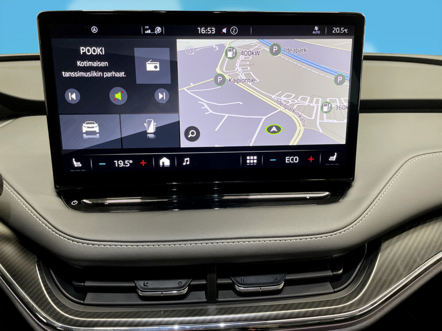 SKODA Enyaq 2023
