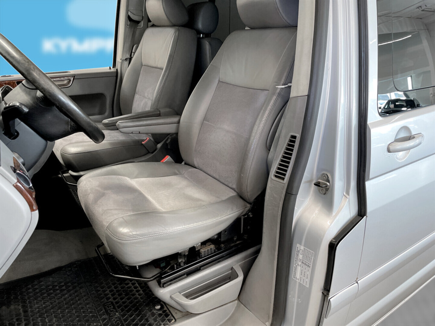 VOLKSWAGEN Multivan 2004