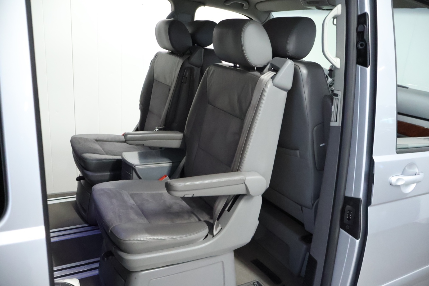 VOLKSWAGEN Multivan 2004