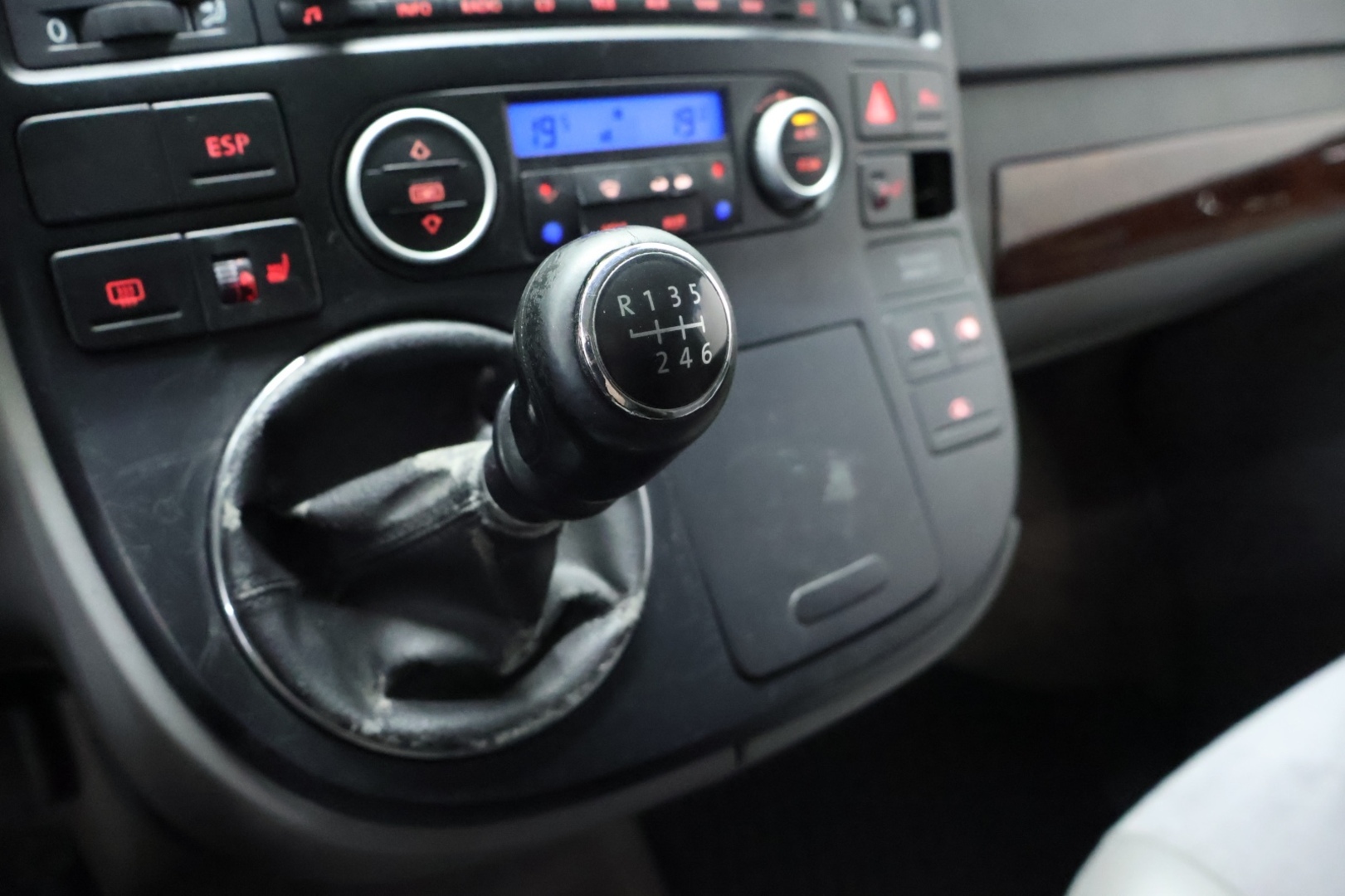 VOLKSWAGEN Multivan 2004