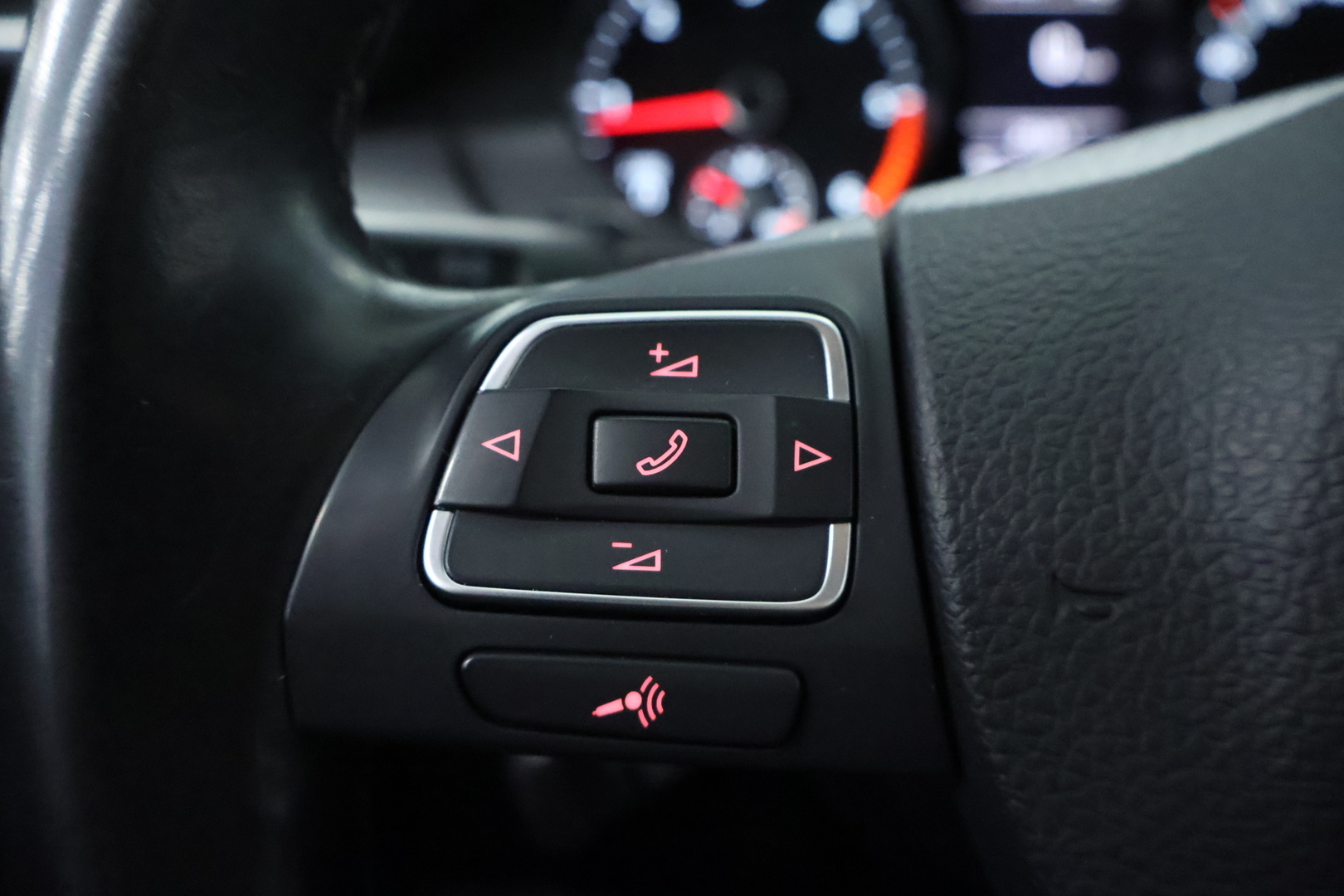 VOLKSWAGEN Passat 2014
