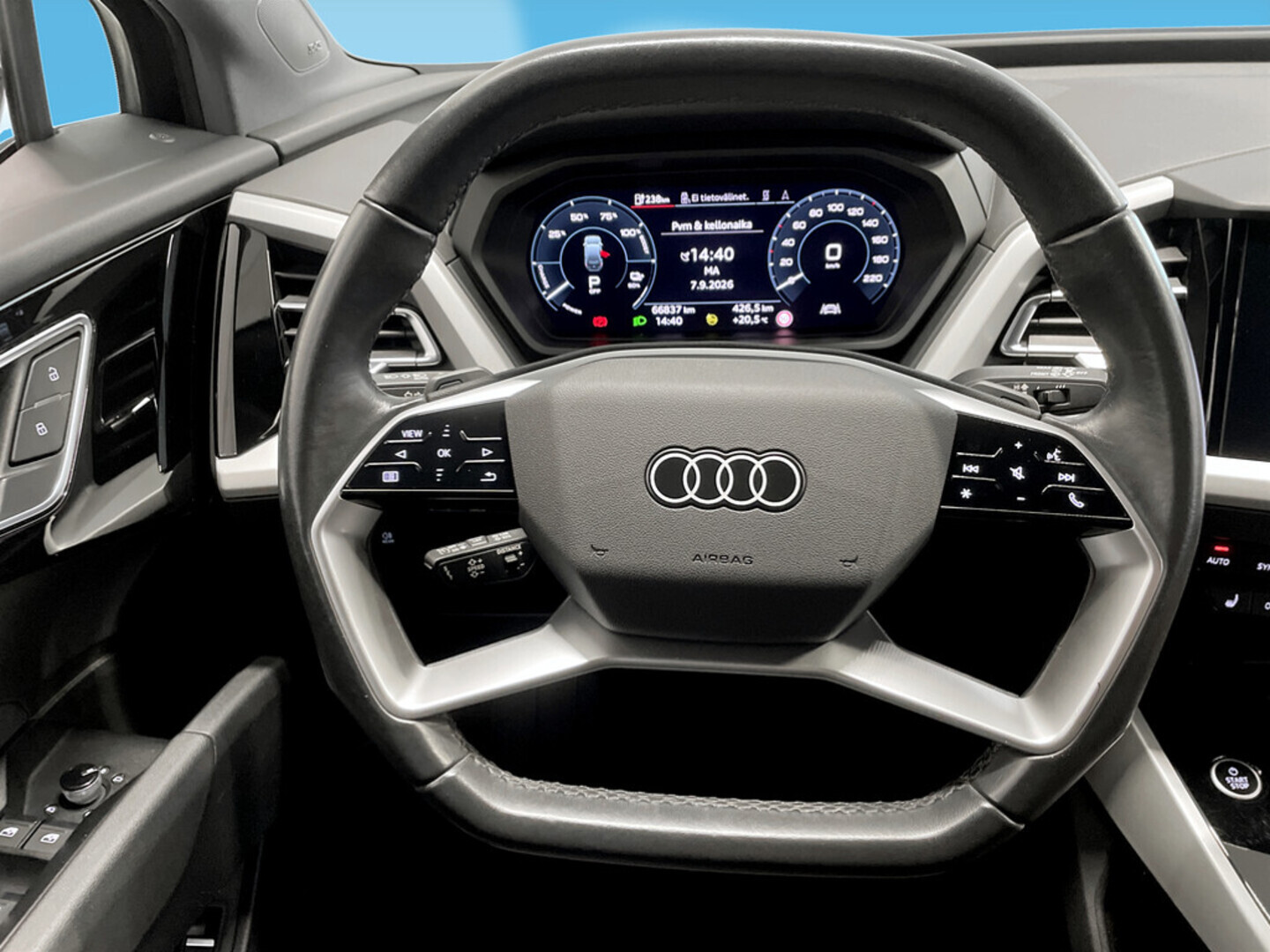 AUDI Q4 e-tron 2023