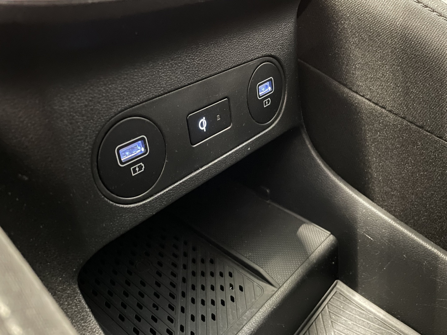 AUDI Q4 e-tron 2023