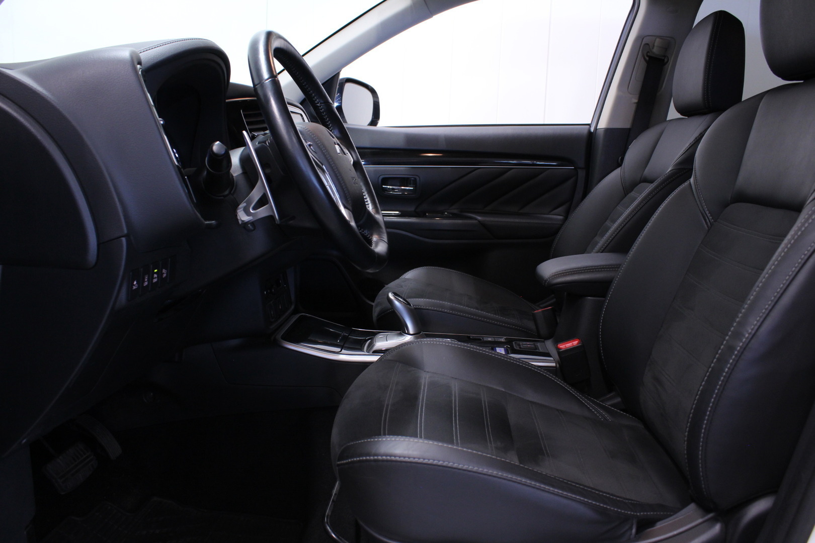MITSUBISHI Outlander PHEV 2019